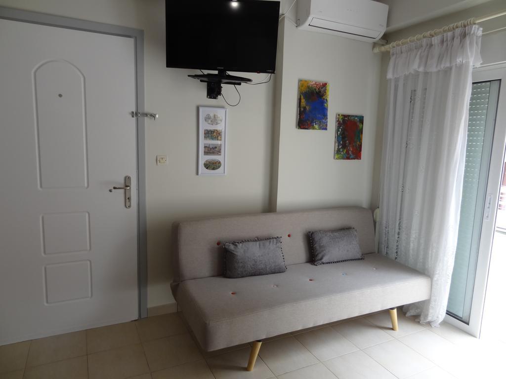 Modern Studio Between The Beach And Square Apartamento Kalamata Exterior foto