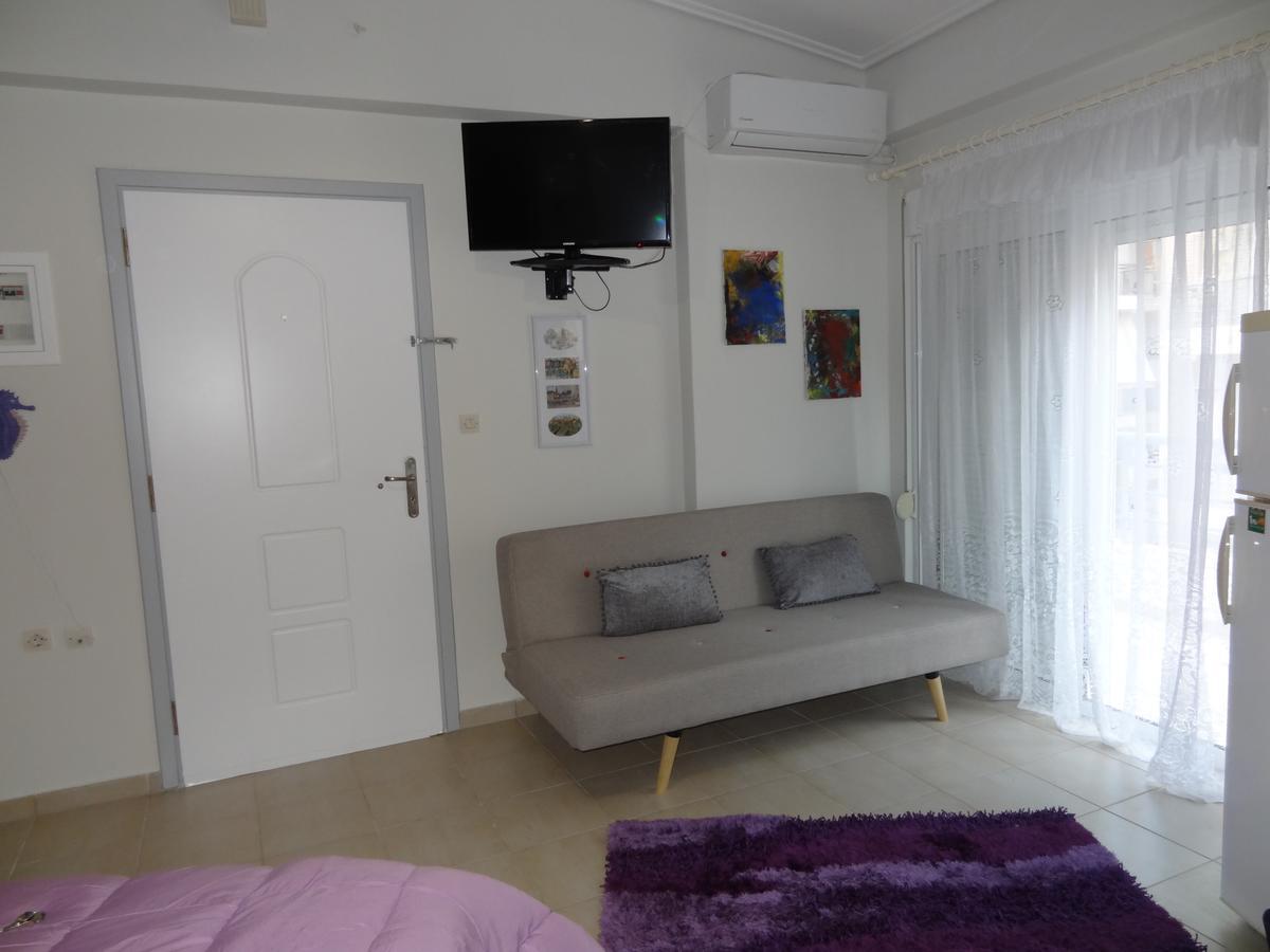 Modern Studio Between The Beach And Square Apartamento Kalamata Exterior foto